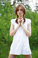 Erotic teens 18 poses outdoors