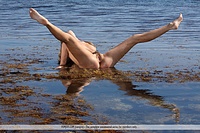 Free teen nude pictures 18 year nineteen girls having sex